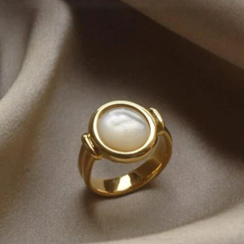 White Shell Electroplated Stainless Steel Ring Jewelry