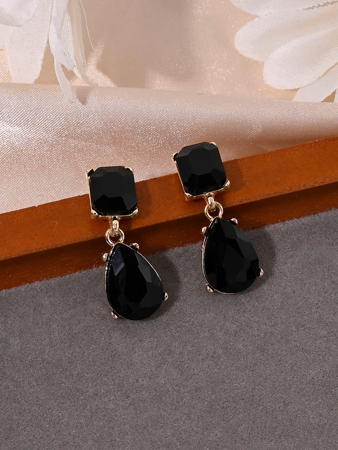 Chic Shimmering Rhinestone Drop Earring Sluxury-lite And Versatile